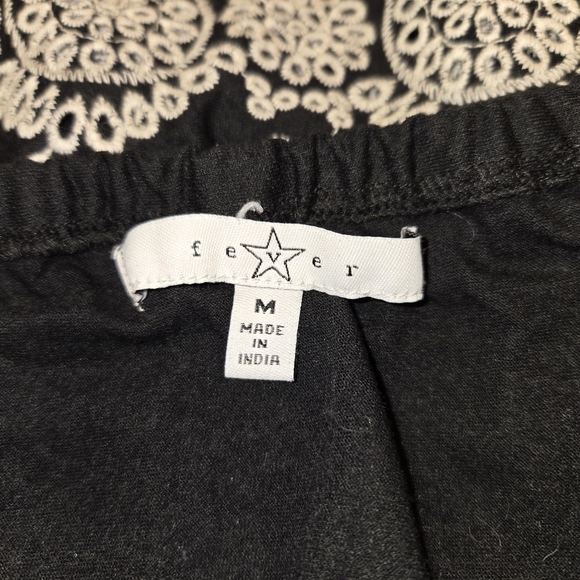 Flowy Black & White Lace Top - Picture 5 of 5